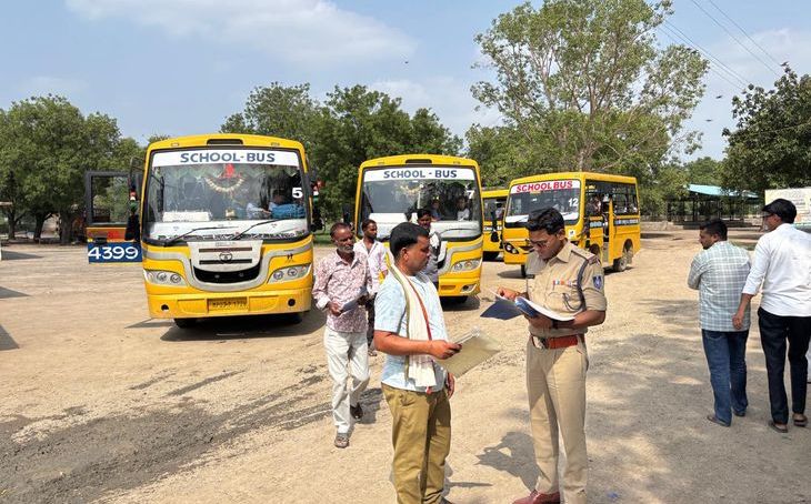 श्योपुर में स्कूली वाहनों पर सख्ती: 54 पर कार्रवाई, 75 हजार का जुर्माना