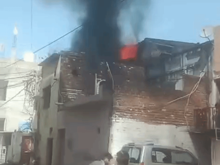 ग्वालियर के तानसेन नगर में भीषण अग्निकांड: सिलाई यूनिट जलकर राख, लाखों का नुकसान