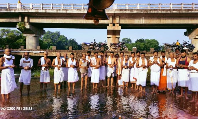 ग्वालियर-चंबल आंचल में पितृपक्ष का उल्लास, शून्य नदी और व्यारमा तट पर उमड़े श्रद्धालु