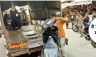 ग्वालियर के बाजारों में त्योहारी खरीदारी के दौरान पार्किंग बड़ी समस्या, वाहन उठने से जेब पर भारी पड़ रहा बोझ