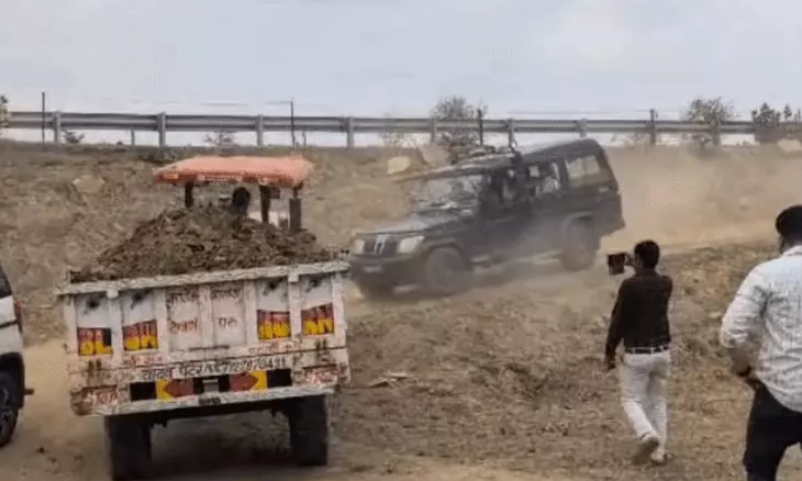 शिवपुरी में अवैध खनन पर कार्रवाई के दौरान तहसीलदार को गोली मारने की धमकी