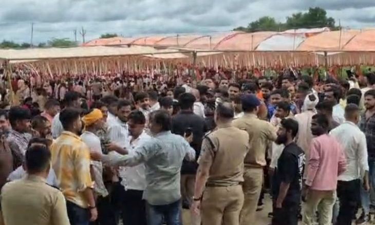 मुरैना में चोरी की बढ़ती वारदातों पर गरमाई सियासत, कांग्रेस ने देवगढ़ थाने का किया घेराव