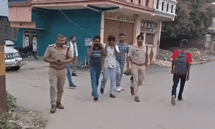 भिंड में फायरिंग कर दहशत फैलाने वाले दो आरोपी गिरफ्तार, पुलिस ने निकाला जुलूस