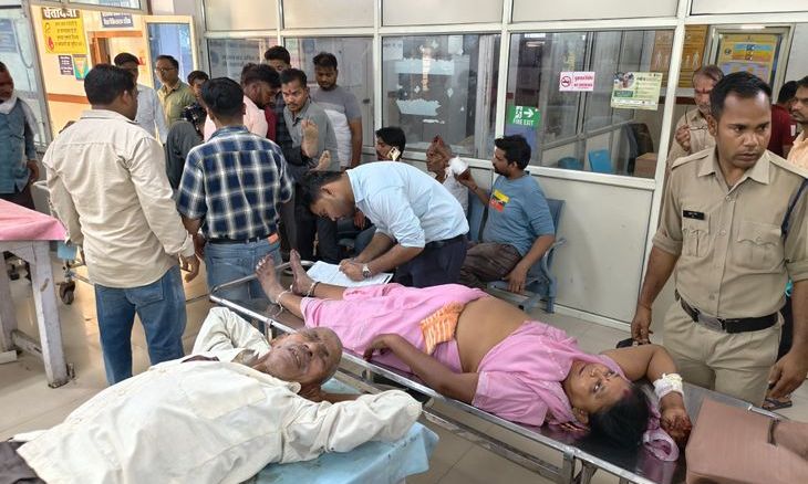 दतिया में बड़ा सड़क हादसा: तेज रफ्तार डंपर ने बस को पीछे से मारी टक्कर, 24 लोग घायल