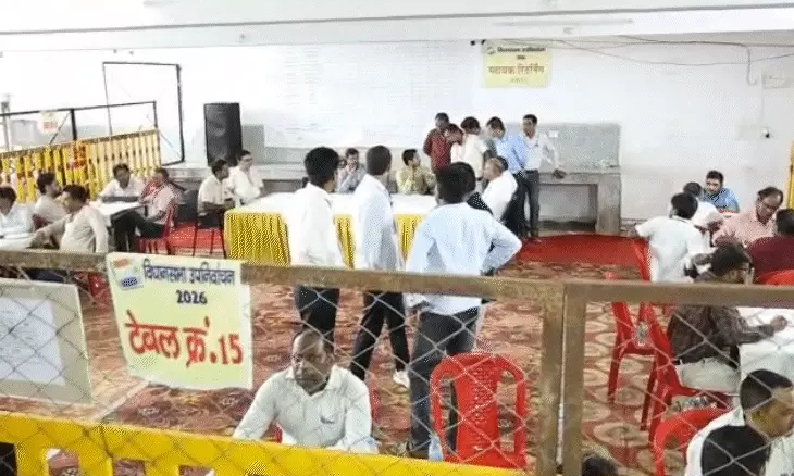 दतिया उपचुनाव: 9वें राउंड के बाद कांग्रेस 9,496 वोटों से आगे, नरोत्तम मिश्रा के बूथ पर भी बढ़त