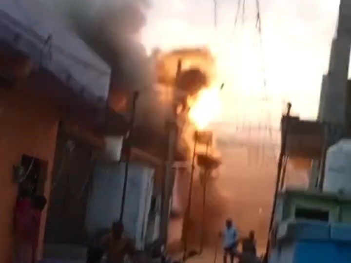 गुना के बजरंगगढ़ में मकान की आग के बाद फटा गैस सिलेंडर, उड़ गए टीन-टप्पर