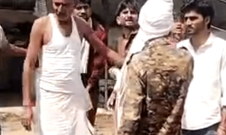 श्योपुर में वन भूमि का अतिक्रमण हटाने गई टीम पर हमला, ग्रामीणों ने पीटा और गाड़ियां तोड़ीं