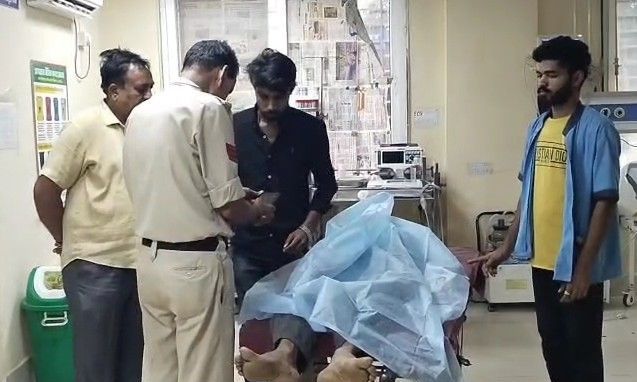 गुना में दर्दनाक हादसा: मवेशियों के लिए भूसा निकालते समय कोबरा के डसने से किसान की मौत