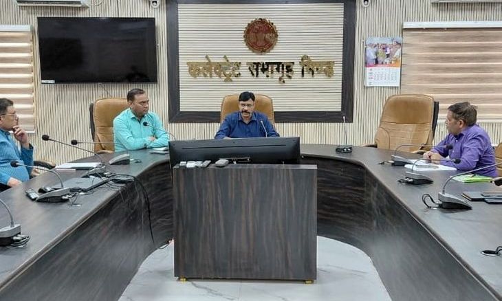भिंड में नकली खाद और बीज बेचने वालों पर कसेगा शिकंजा, प्रशासन ने दिए एफआईआर दर्ज कराने के निर्देश