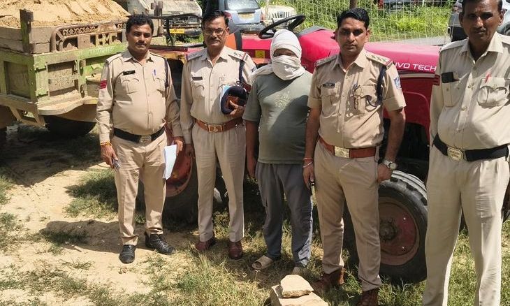 मुरैना: आसन नदी के पास अवैध रेत से भरी ट्रैक्टर-ट्रॉली जब्त, पुलिस ने चालक को दबोचा