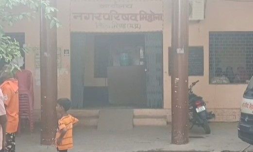 मिहोना नगर परिषद में भेदभाव का आरोप, एससी पार्षदों ने कलेक्टर से की जांच की मांग