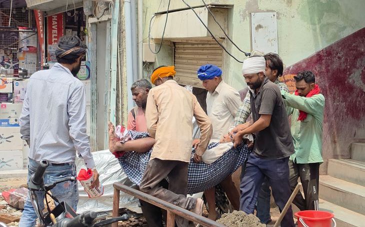 डबरा सराफा बाजार हादसा: मकान गिराने के दौरान मलबे में दबने से घायल मजदूर ने तोड़ा दम