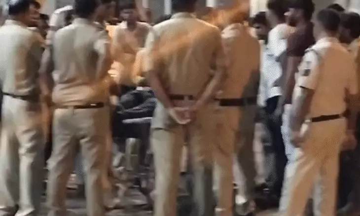 गुना में तेज बाइक एक्सीलरेटर बजाने पर विवाद, 12वीं के छात्र मोहित रजक की चाकू मारकर हत्या