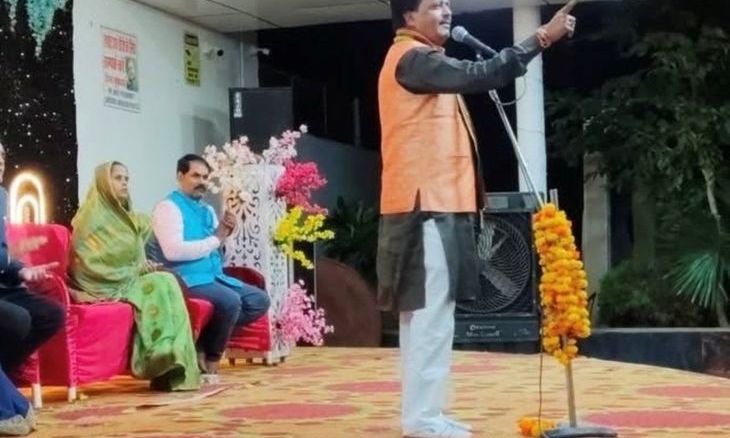 गोरमी जलविहार महोत्सव में सजी महफिल, कवि सम्मेलन में श्रंगार और हास्य का अनूठा संगम