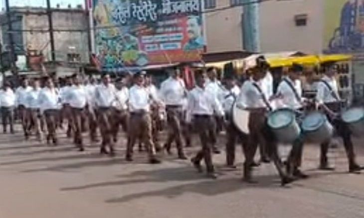 शिवपुरी में विजयादशमी पर निकला आरएसएस का पथ संचलन, क्षत्रिय समाज ने भी निकाली वाहन रैली