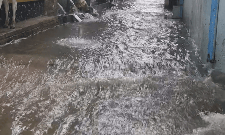 दतिया में भारी बारिश के बाद जलभराव: एसडीएम सोनाली राजपूत ने किया प्रभावित इलाकों का दौरा, अगले 24 घंटे के लिए अलर्ट जारी
