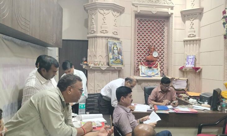 अचलेश्वर मंदिर की कमान प्रशासन के हाथ, कोर्ट के आदेश पर ट्रस्ट कार्यालय सीज और दानपेटियां सील