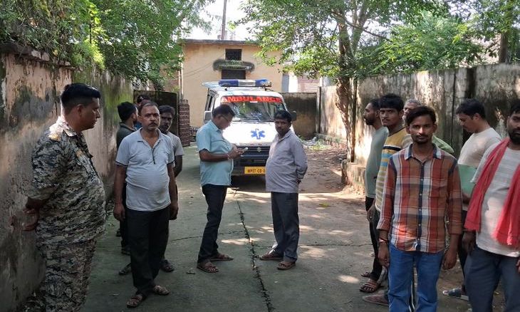 मुरैना में दर्दनाक सड़क हादसा: मंदिर दर्शन कर लौट रहे दो लोगों की कार की टक्कर से मौत
