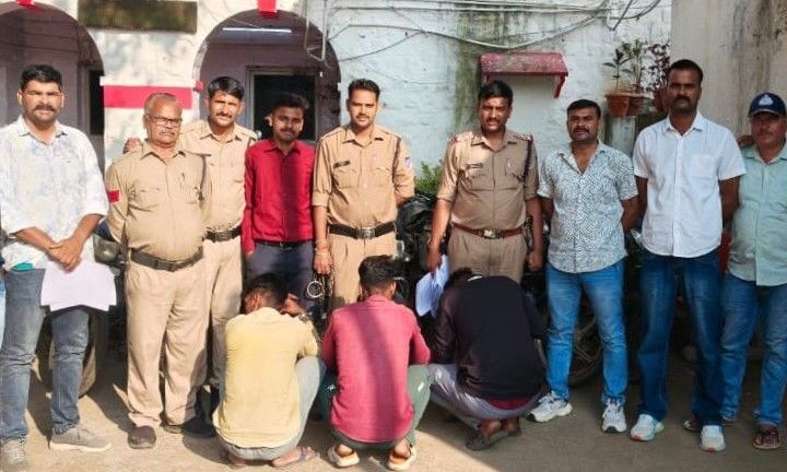 राघौगढ़ में अंतरराज्यीय बाइक चोर गिरोह बेनकाब, बीस लाख के दोपहिया वाहन बरामद