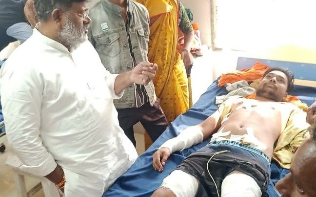 गुना के बेरखेड़ी गांव में चोरों का आतंक, विरोध करने पर की फायरिंग, तीन लोग घायल