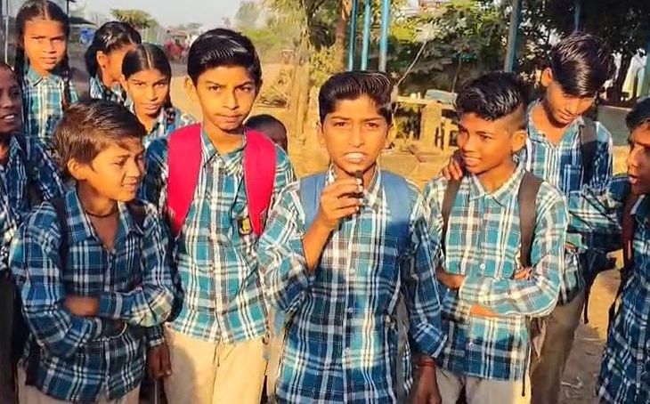 गुना-फतेहगढ़ मार्ग पर डामर प्लांट के प्रदूषण से ग्रामीण बेहाल, बच्चों ने विधायक से लगाई गुहार