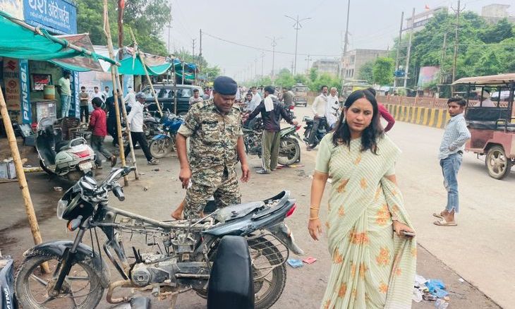 डबरा में अतिक्रमण पर एसडीएम सख्त, सर्विस रोड पर सामान मिलने पर होगी कड़ी कार्रवाई