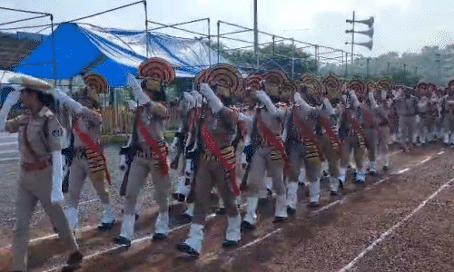 ग्वालियर एसएएफ ग्राउंड पर स्वतंत्रता दिवस की फुल ड्रेस रिहर्सल, जवानों ने दिखाई शानदार कदमताल