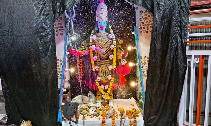 दतिया में अनूठी परंपरा: आठ दशक से विसर्जित नहीं होती मां काली की मिट्टी की प्रतिमा, ऐसे होती है विशेष पूजा