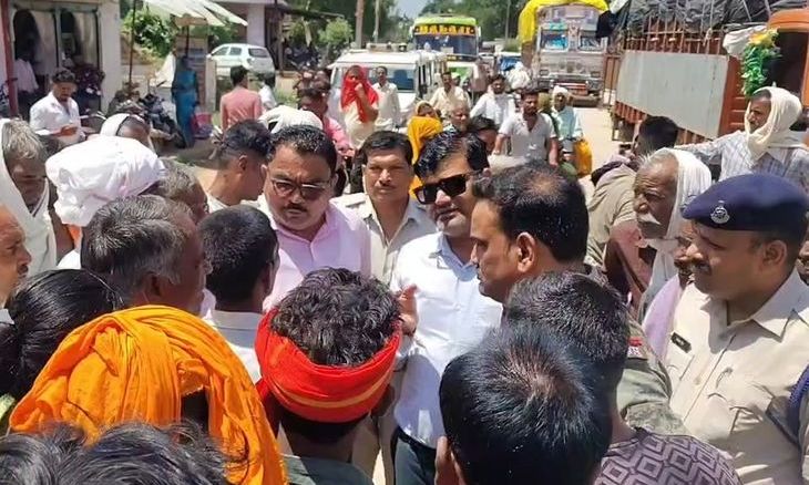 शिवपुरी: नरवर में मूंगफली बीज न मिलने से किसानों का आक्रोश, तीन घंटे तक चक्काजाम