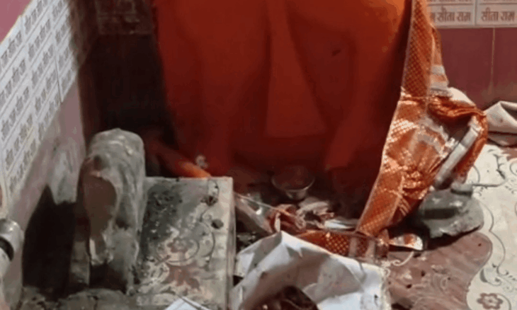 चंदेरी के बांकलपुर में मंदिर में तोड़फोड़, शिवलिंग और नंदी खंडित करने के साथ पुजारी से मारपीट