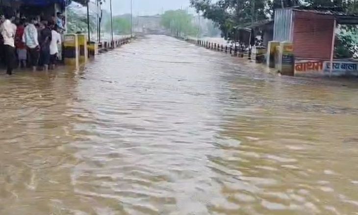 श्योपुर में लगातार बारिश का कहर: आवदा डैम ओवरफ्लो, क्वारी नदी उफान पर आने से विजयपुर-टेटरा मार्ग बंद