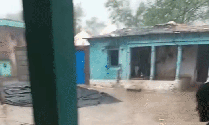 शिवपुरी में भारी बारिश का कहर: किसान की 70 क्विंटल मक्का पानी में बहकर नाले में समाई