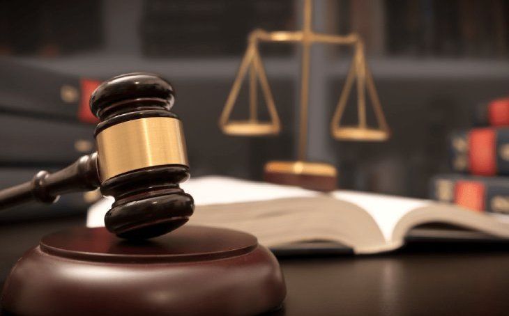 अवैध यूनीपोल मामले में हाईकोर्ट की सख्त नाराजगी, कहा- नगर निगम हमारे साथ खेल रहा
