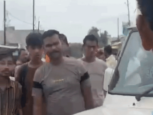 भिंड में मोबाइल कोर्ट की सख्त कार्रवाई: पुलिस वाहनों के भी कटे चालान, सौ गाड़ियों पर लगा जुर्माना