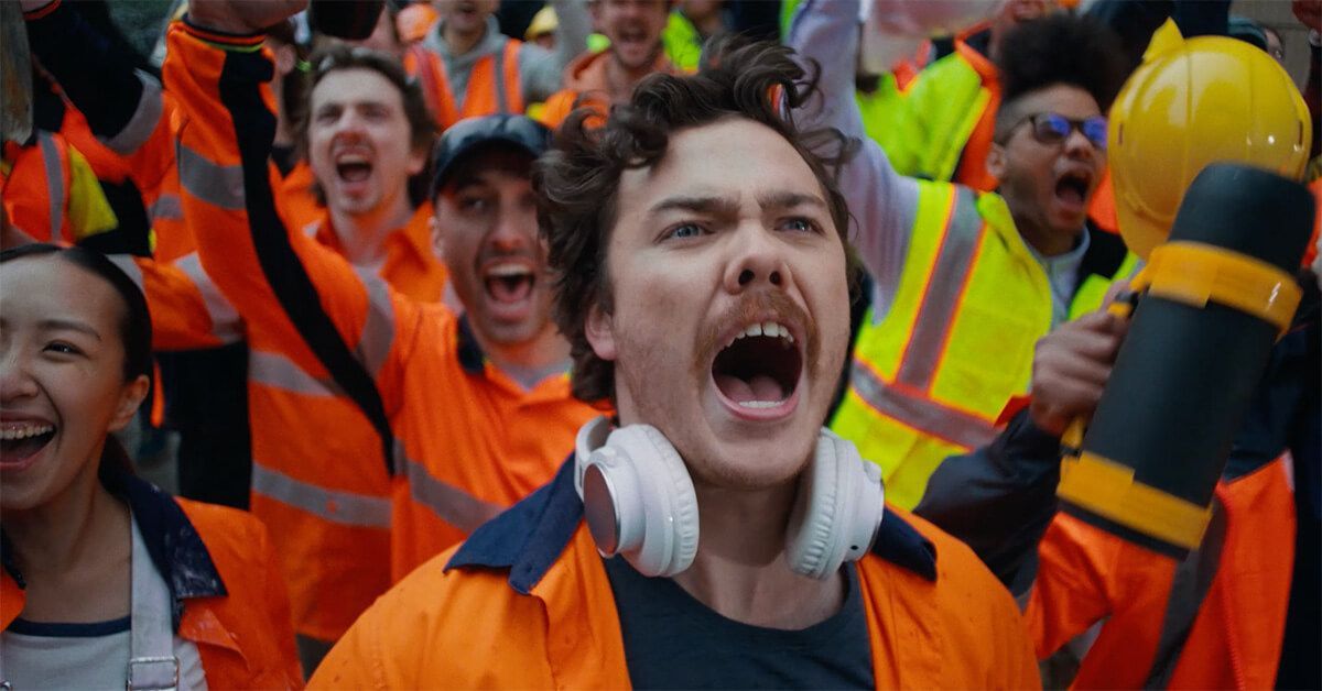 Tradies screaming to camera