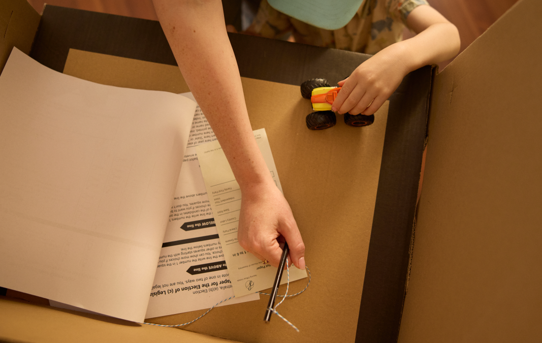 A person voting