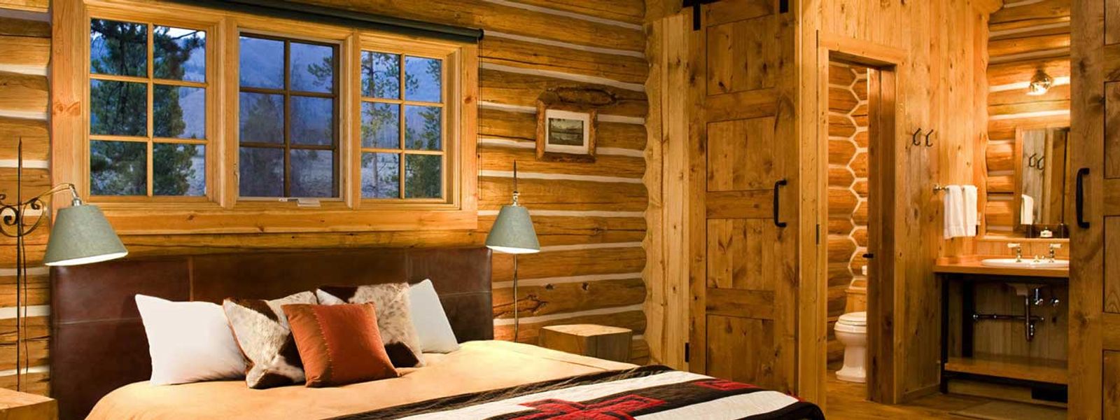 A cabin bedroom