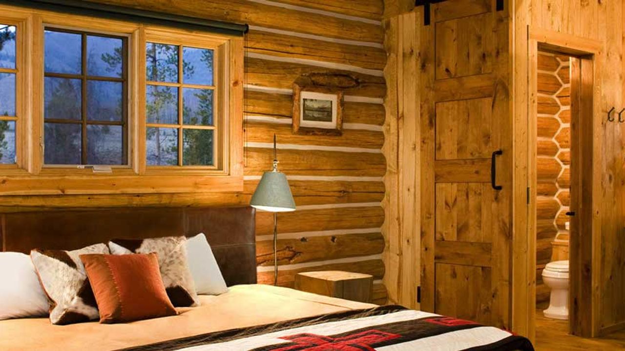 A cabin bedroom