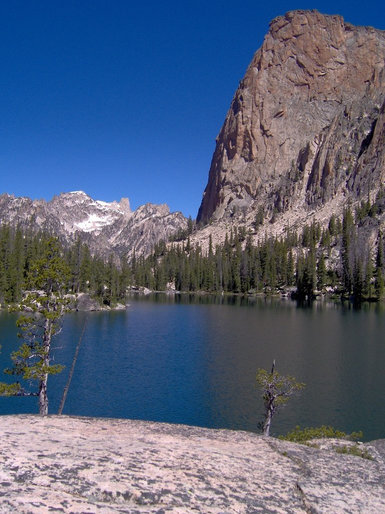 Saddleback Lake and Elephants Perch in the Sawtooth Mountains | Stanley chamber