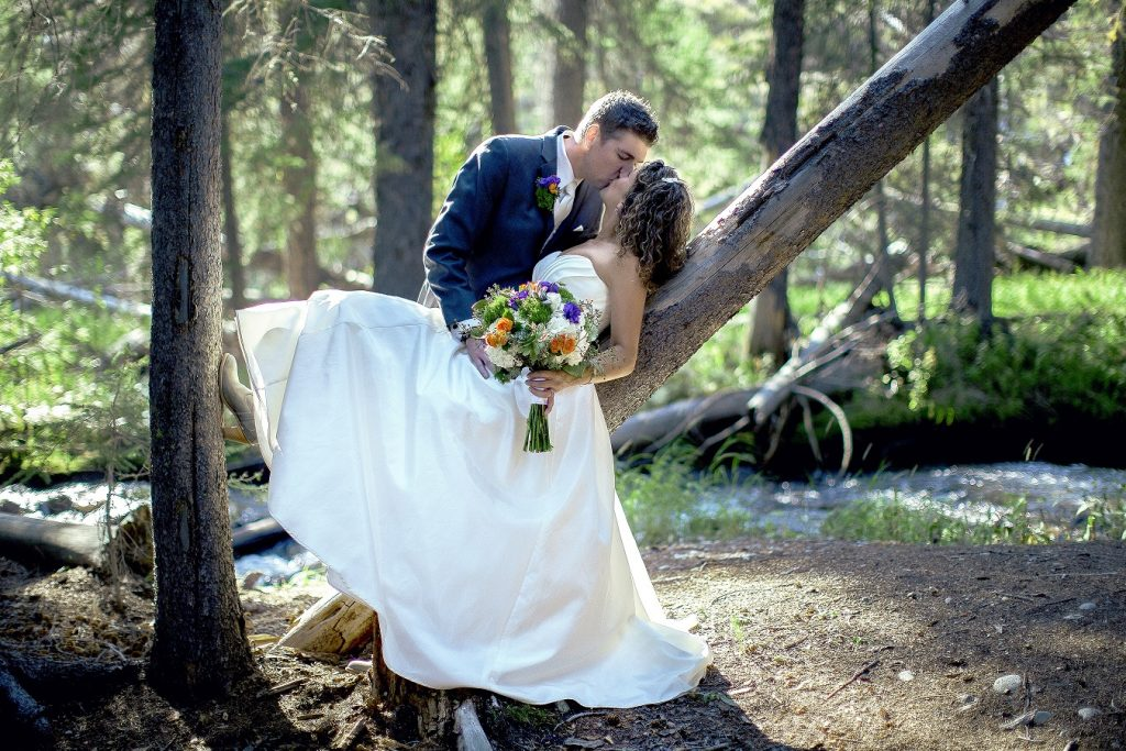 couple kissing in forest Photo by Kat Cannell Photography | Stanley chamber