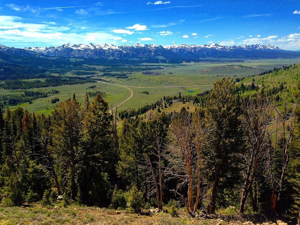 Expansive view of the Sawtooth Valley from Galena Summit | Stanley chamber