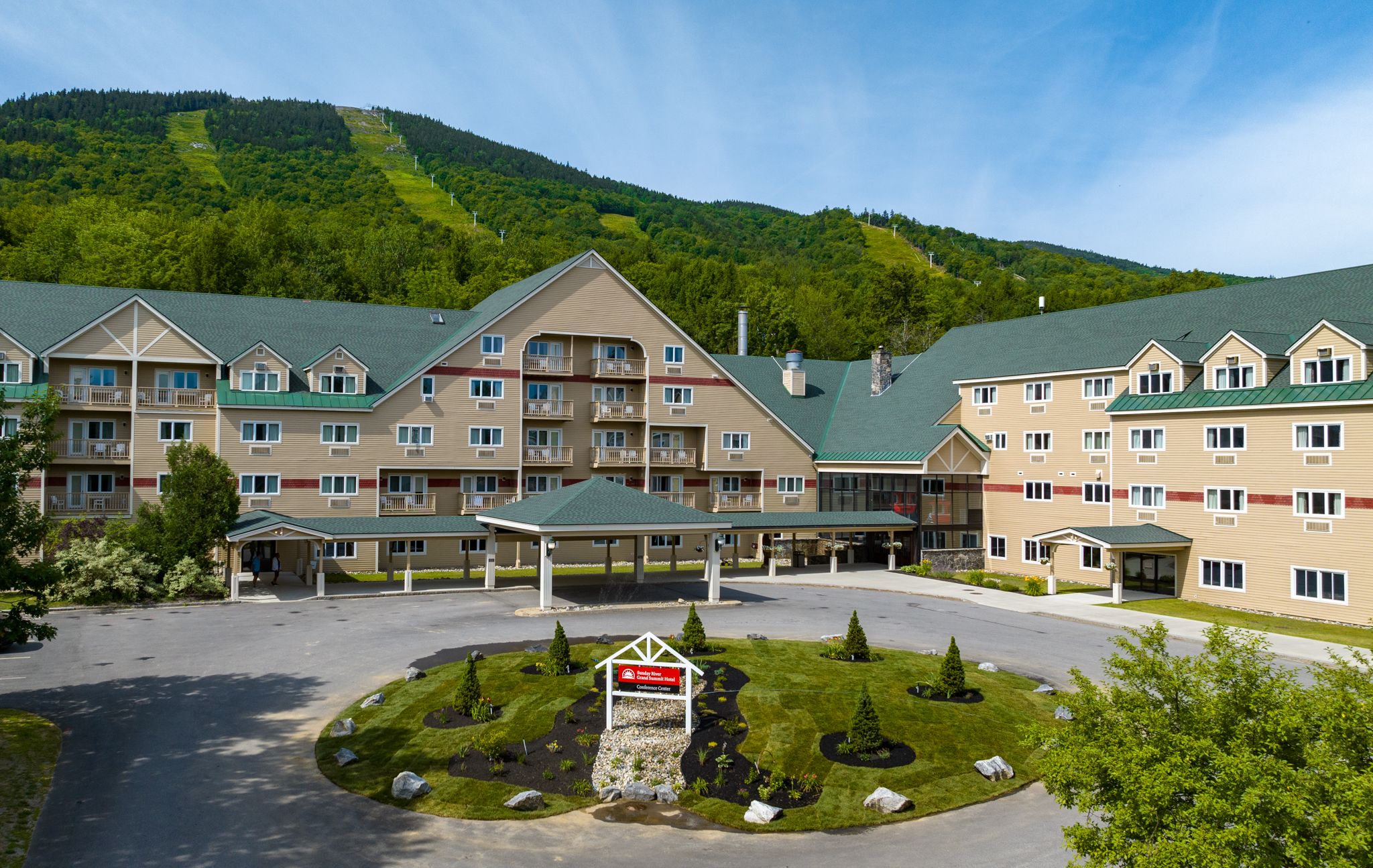 Grand Summit Hotel in the summer.