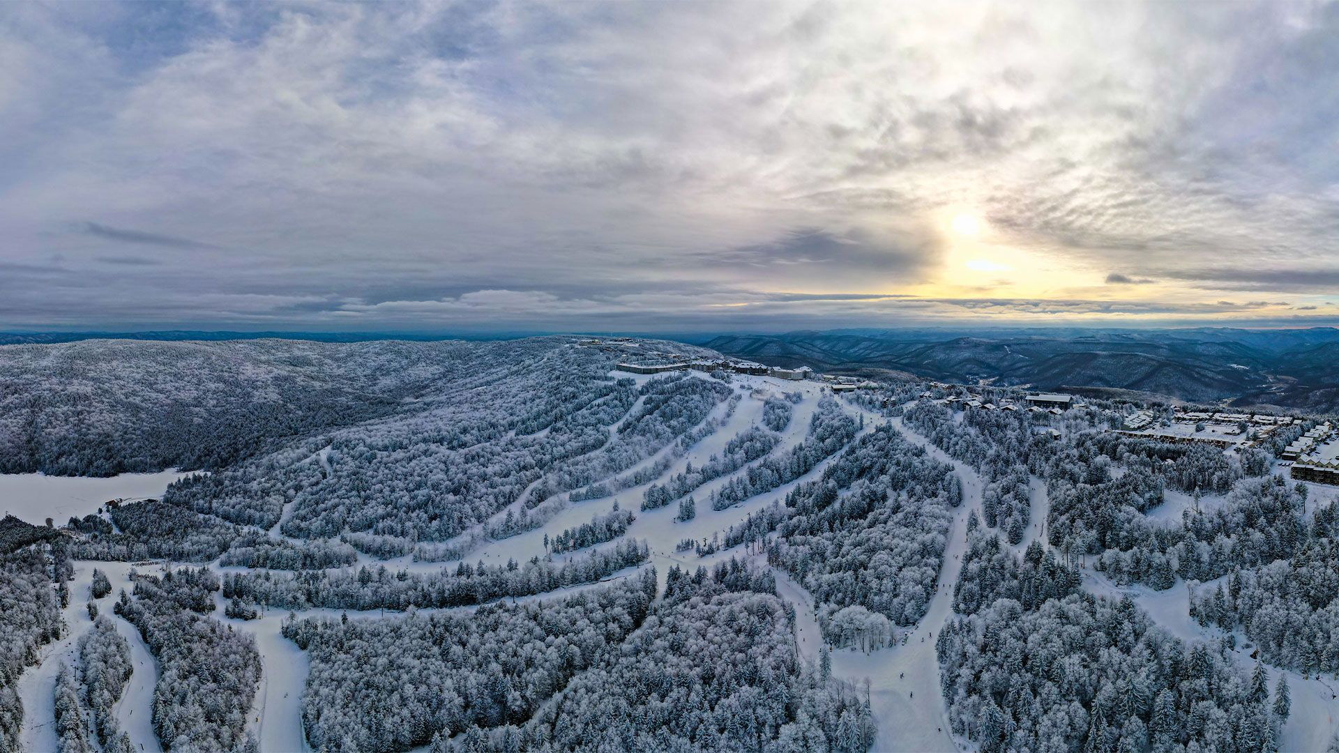 Scenic view of Snowshoe Mountain