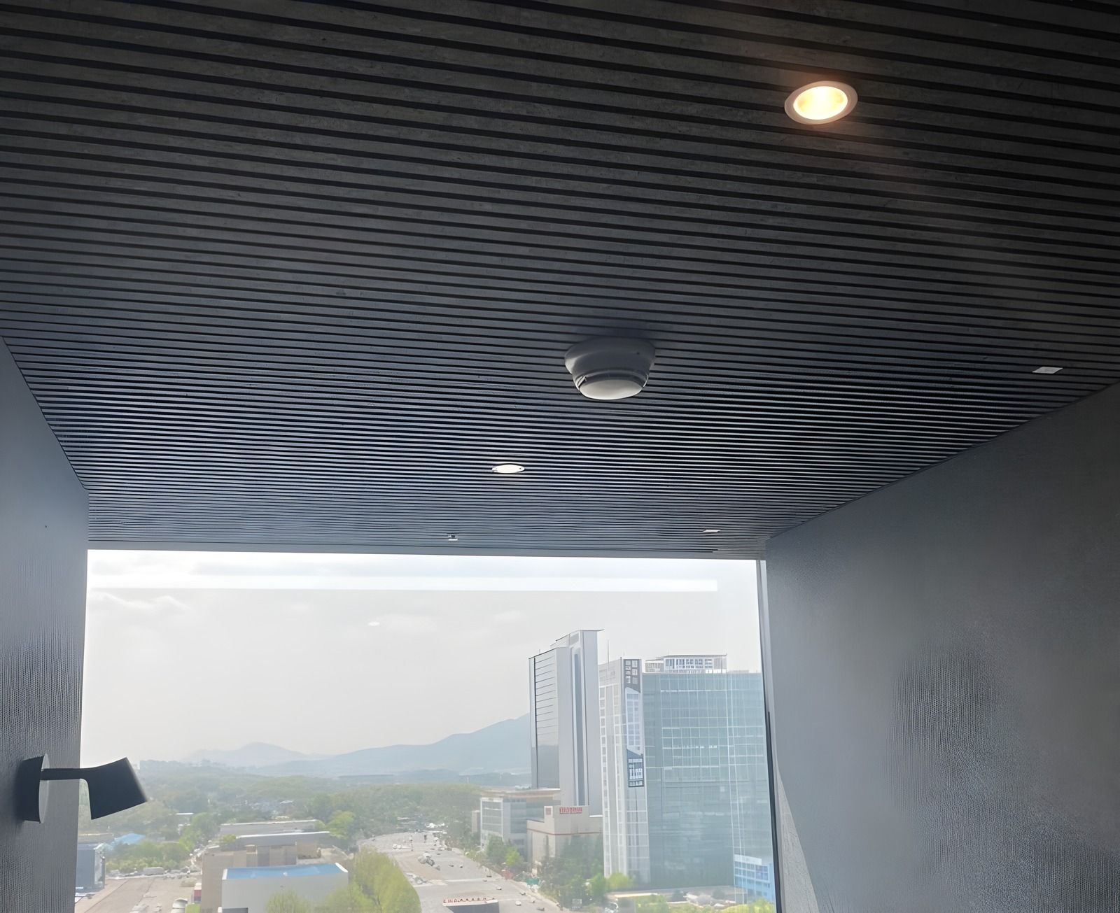 창가 천장면