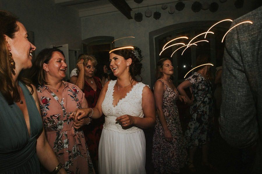 Hochzeit In Der Toskana - hochzeitsfotograf italien toskana arrezzo tuscany wedding planer free elopement hochzeit paar hochzeitsfotograf braut 00131