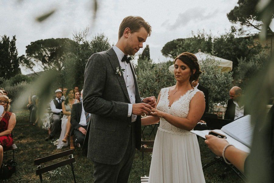 Hochzeit In Der Toskana - hochzeitsfotograf italien toskana arrezzo tuscany wedding planer free elopement hochzeit paar hochzeitsfotograf braut 00048