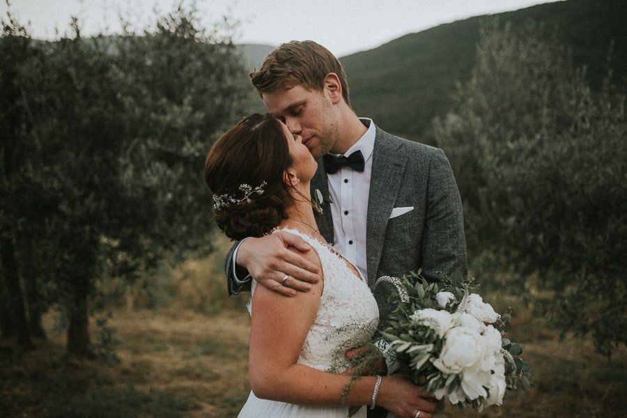 Hochzeit In Der Toskana - hochzeitsfotograf italien toskana arrezzo tuscany wedding planer free elopement hochzeit paar hochzeitsfotograf braut 00107