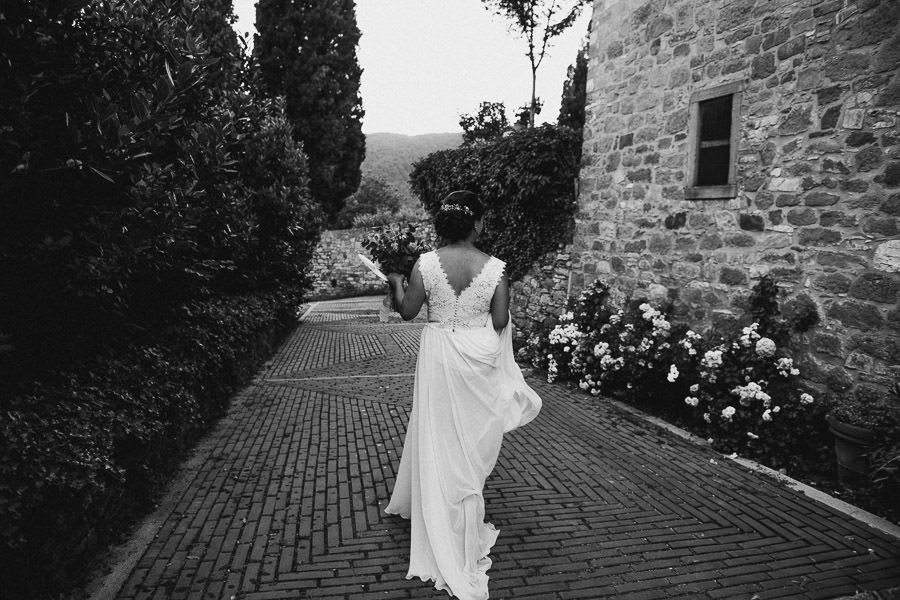Hochzeit In Der Toskana - hochzeitsfotograf italien toskana arrezzo tuscany wedding planer free elopement hochzeit paar hochzeitsfotograf braut 00079
