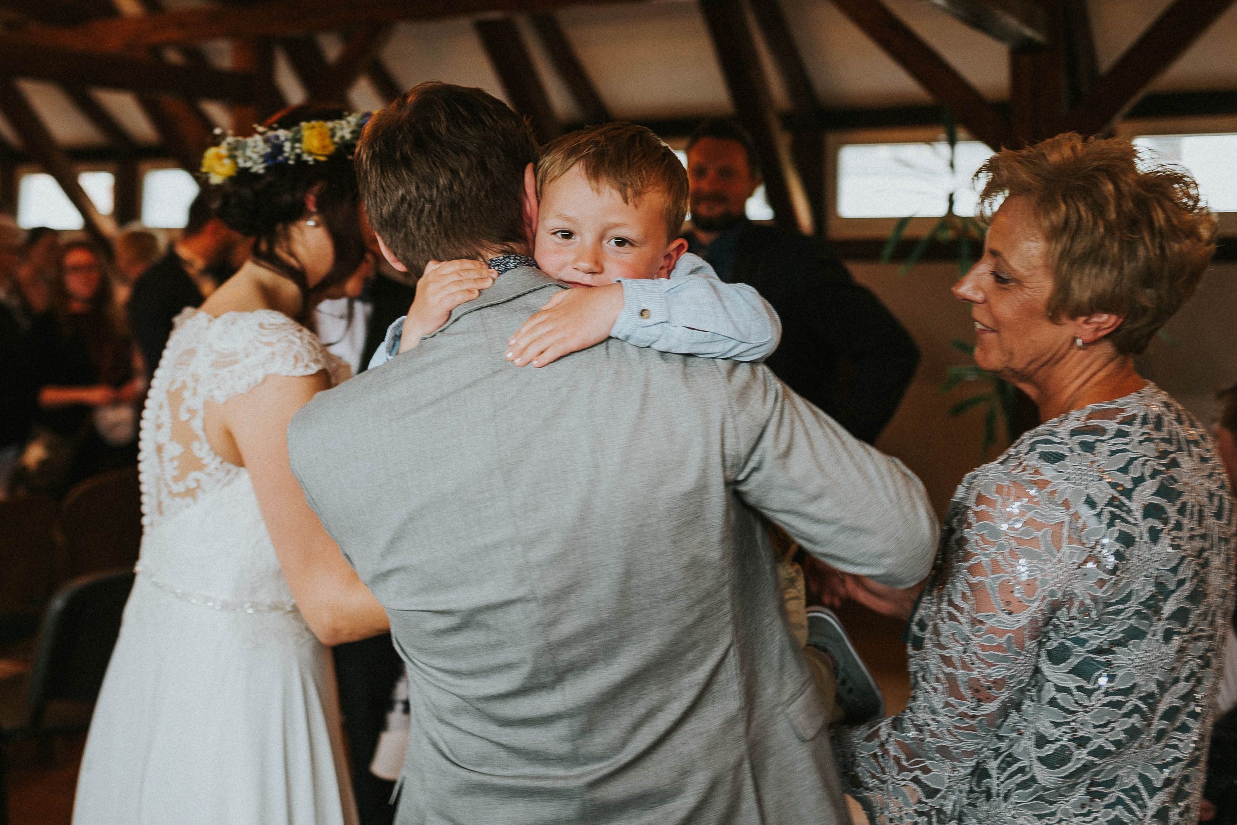 Getting Ready in Dresden: Tipps für entspannte Vorbereitungsfotos – Hochzeitsfotograf Tim Schneider