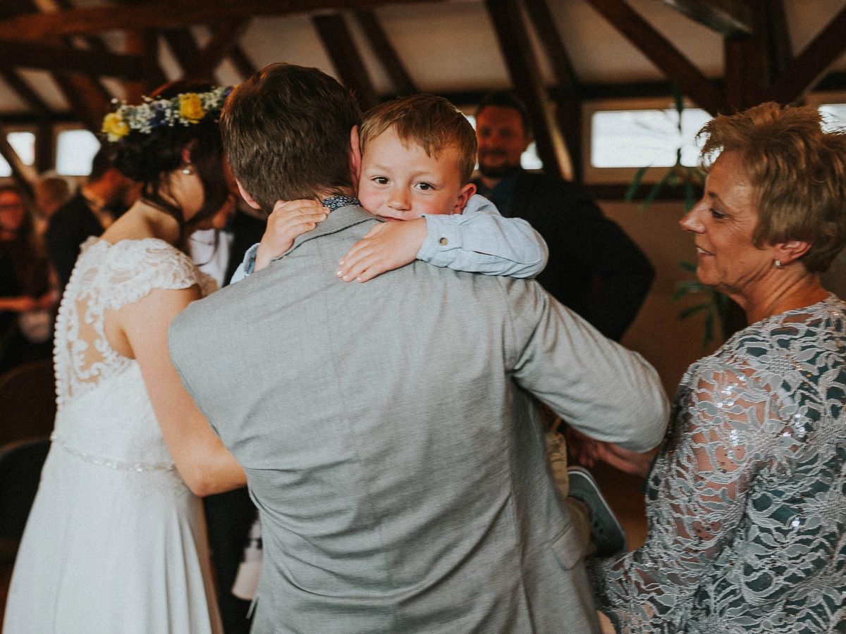 Getting Ready in Dresden: Tipps für entspannte Vorbereitungsfotos – Hochzeitsfotograf Tim Schneider